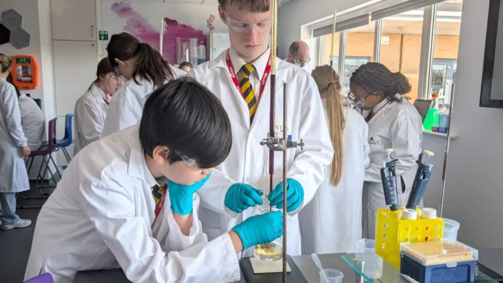 Aureus School chemistry students gain lab experience at Vertex Pharmaceuticals