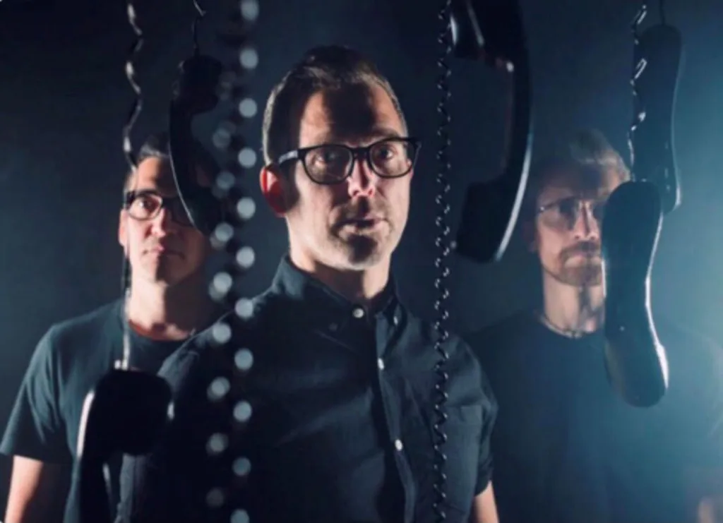 Oxford indie trio Black Hats announce new single “Witness To Everything”