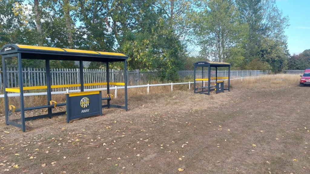New player shelters by Externiture give Chipping Norton Swifts FC a boost