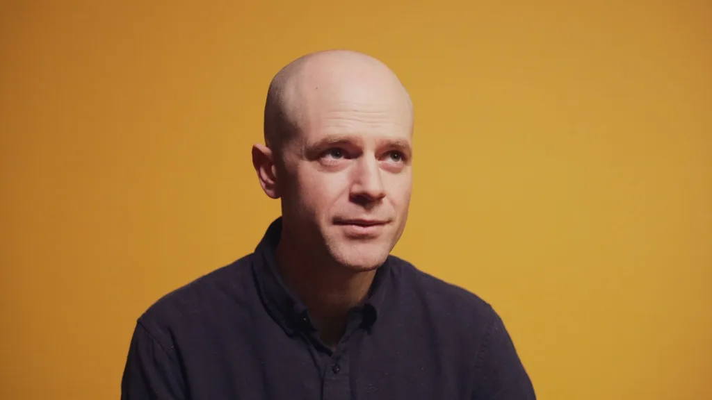 David Elms Describes a Room