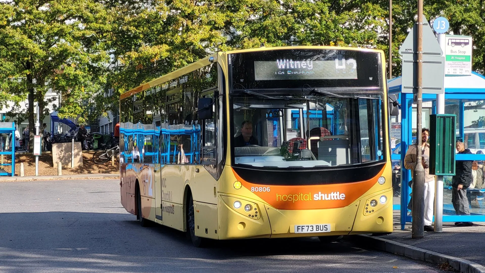 Oxford offers £1 bus fares and free parking to NHS and school staff