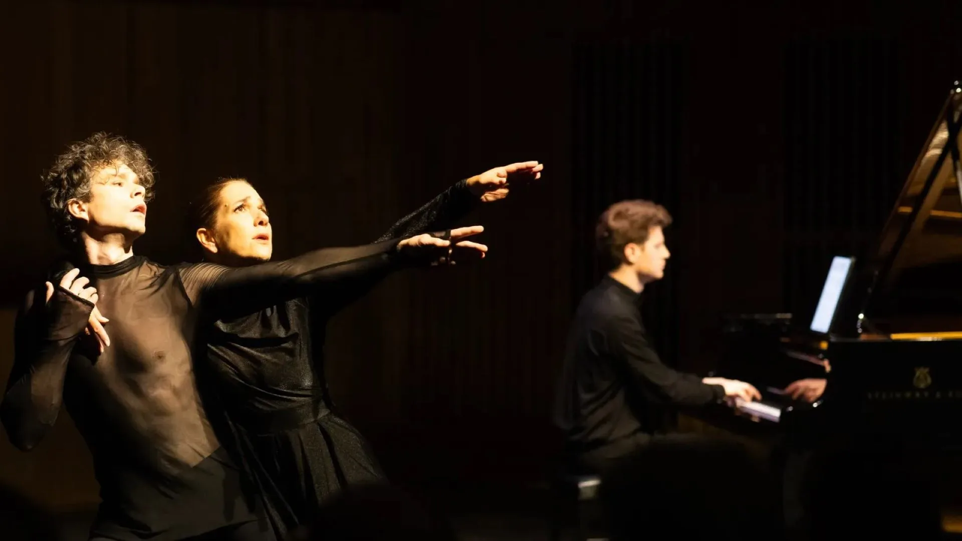 Mozart: Bliss Beside Us