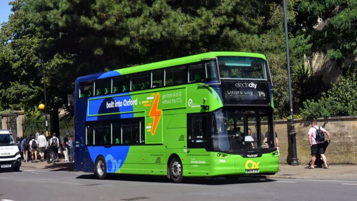 Oxford Bus Company contributes £170m to UK economy