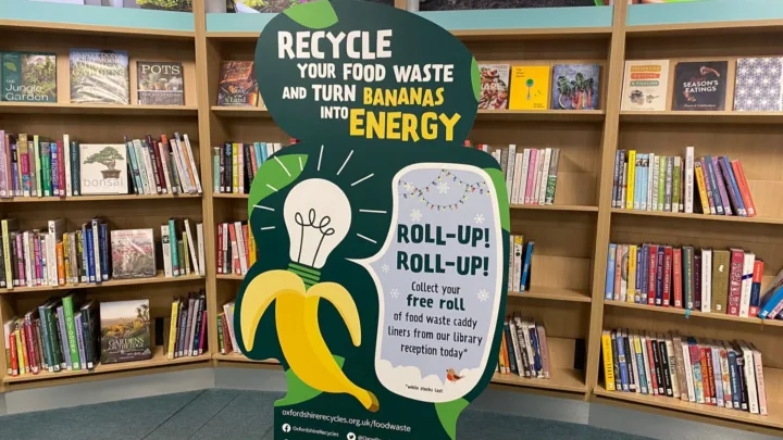 Oxfordshire Libraries offer free food caddy bags to cut Christmas waste