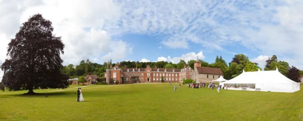Stonor Park invites couples to exclusive wedding showcase