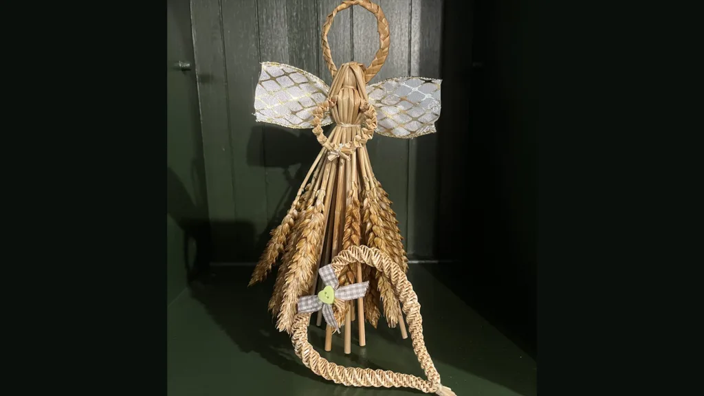 Straw Angel Workshop Half-Day at Cogges