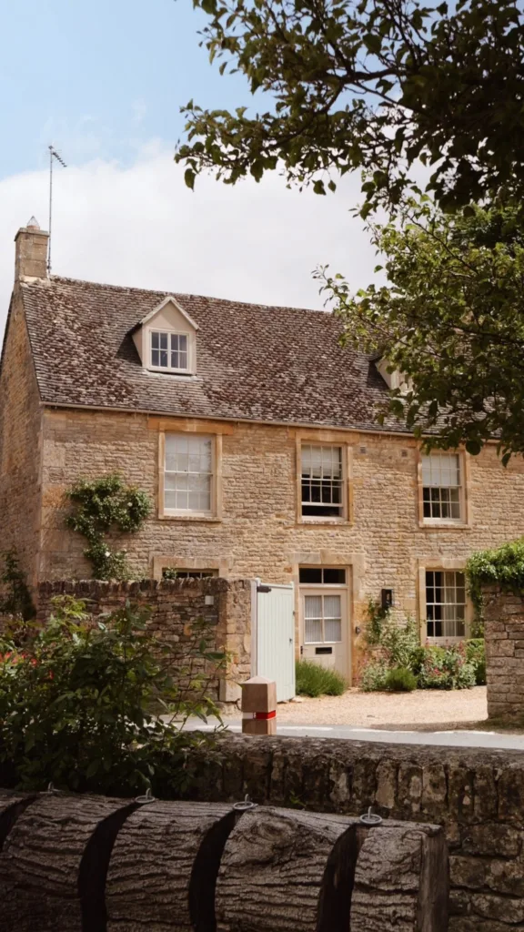 The Fox at Oddington Gallery 24