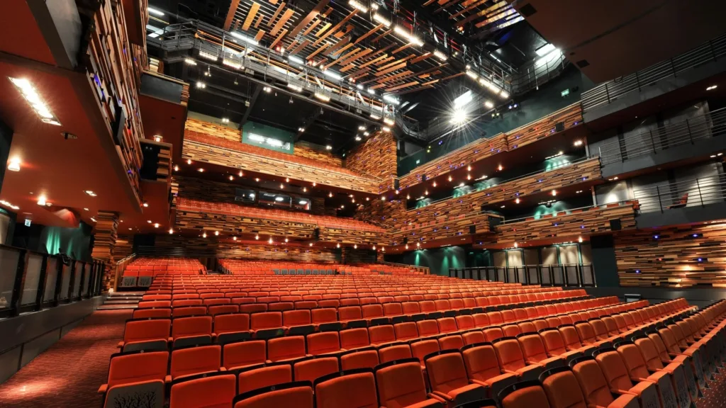 Aylesbury Waterside Theatre - Gallery 01