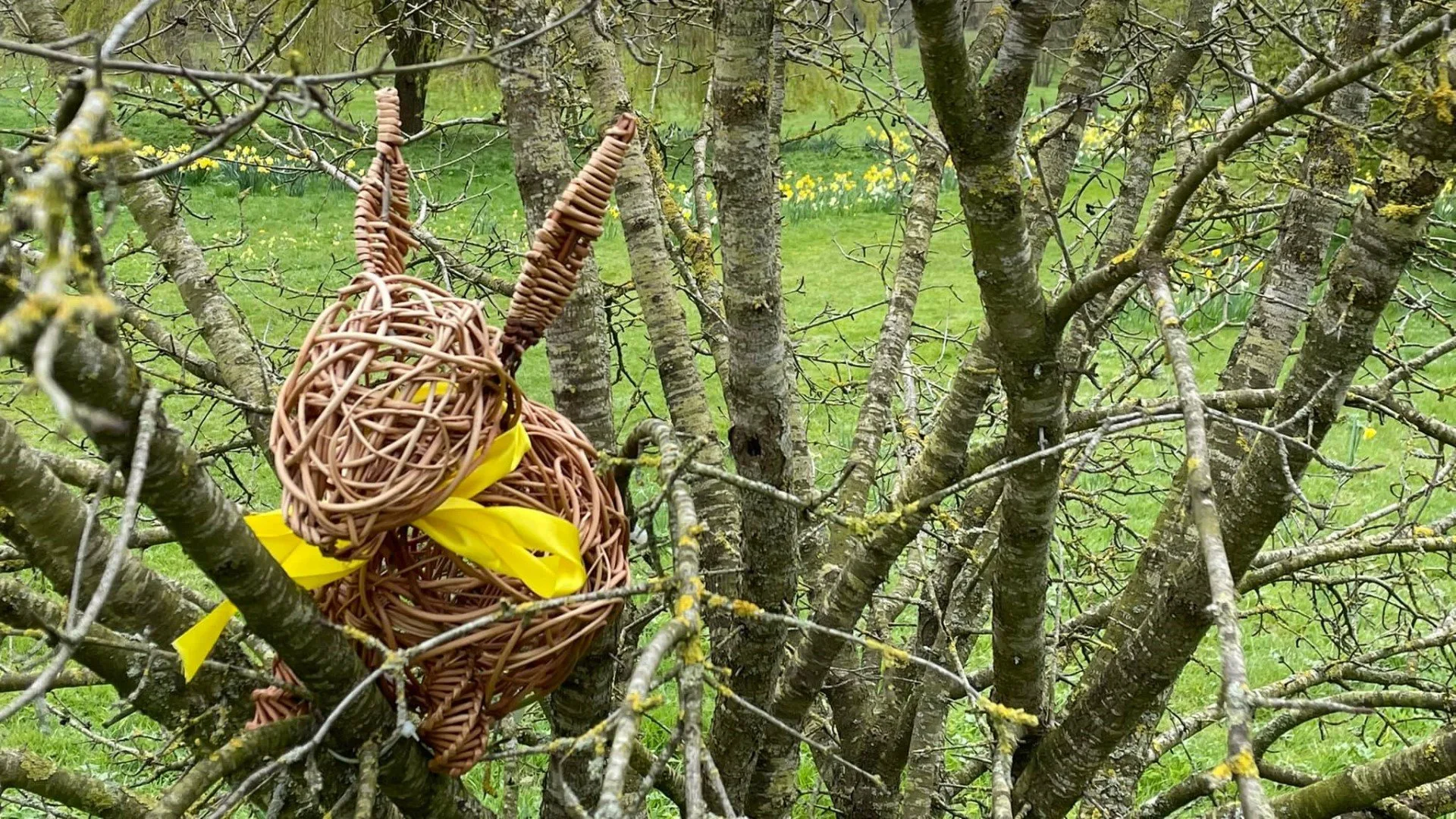 Big Easter bunny hunt at Waterperry Gardens