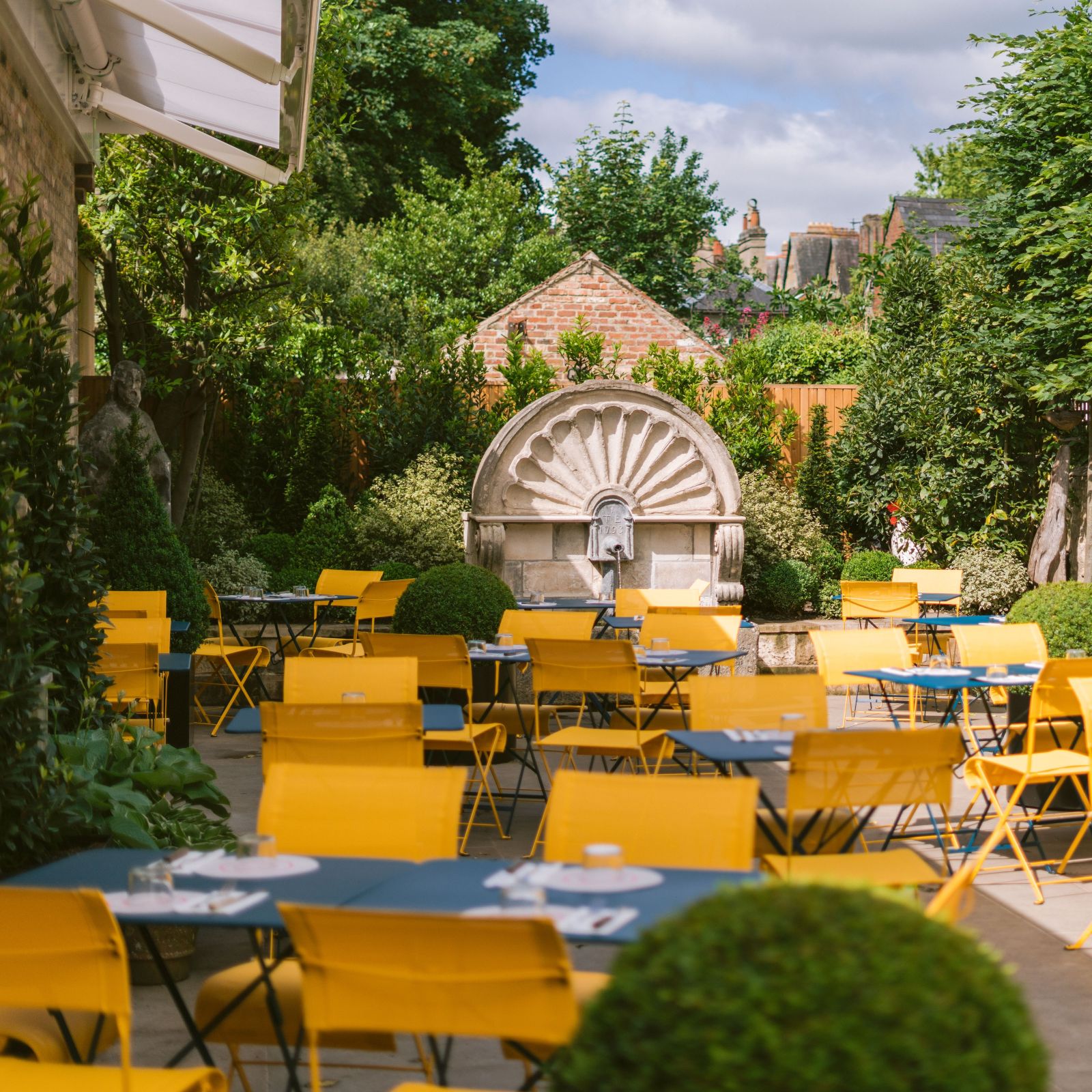 Restaurants in Oxford and beyond for alfresco dining