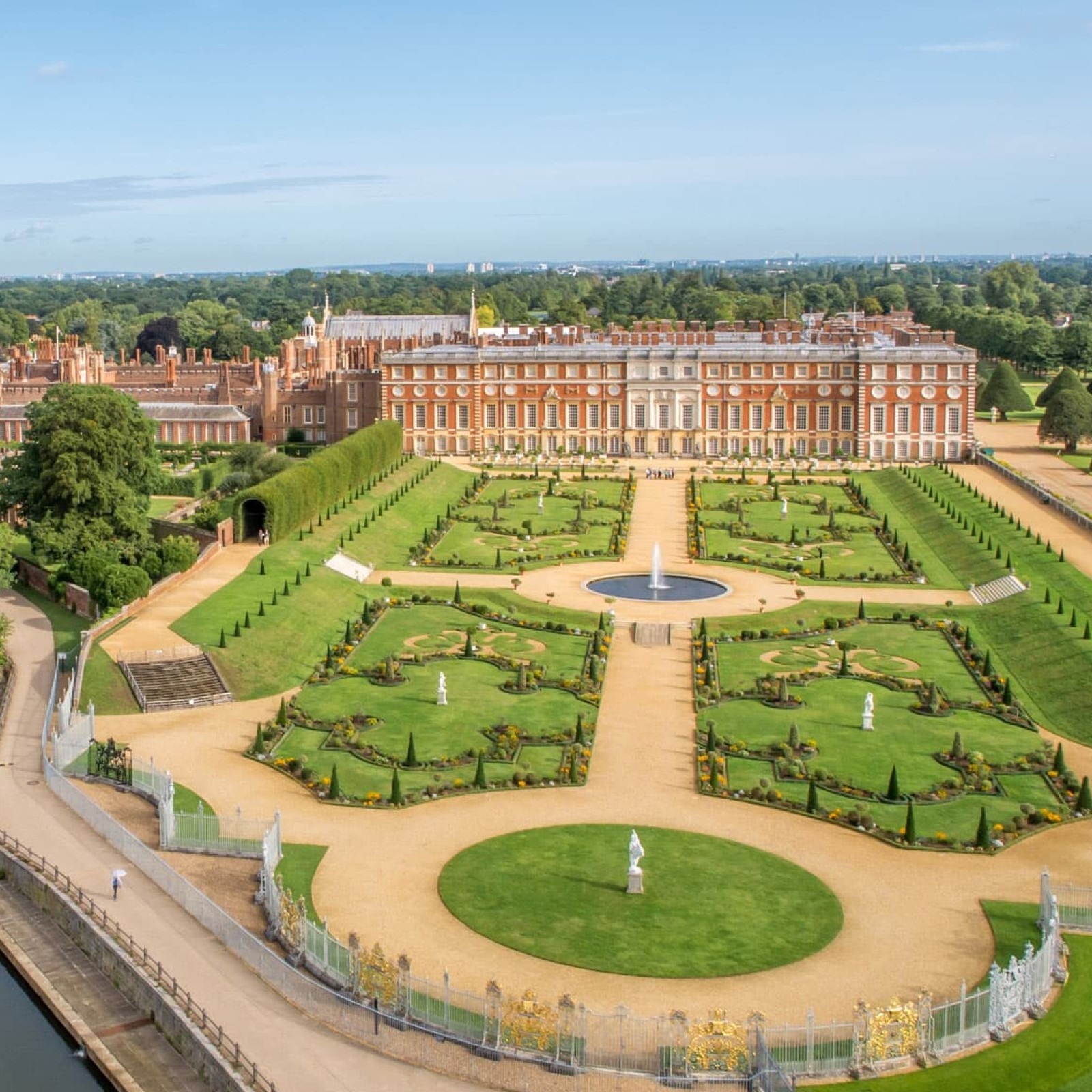 Hampton Court Palace