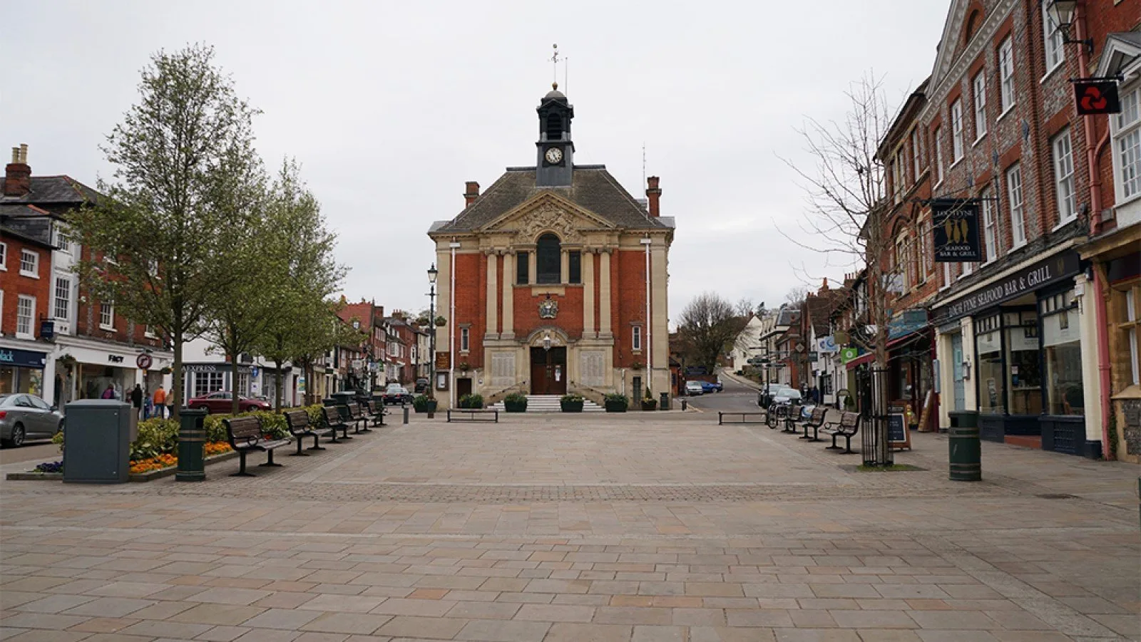Henley On Thames Shopping Centre 2026.Henley-on-Thames Town Centre - The Oxford Magazine