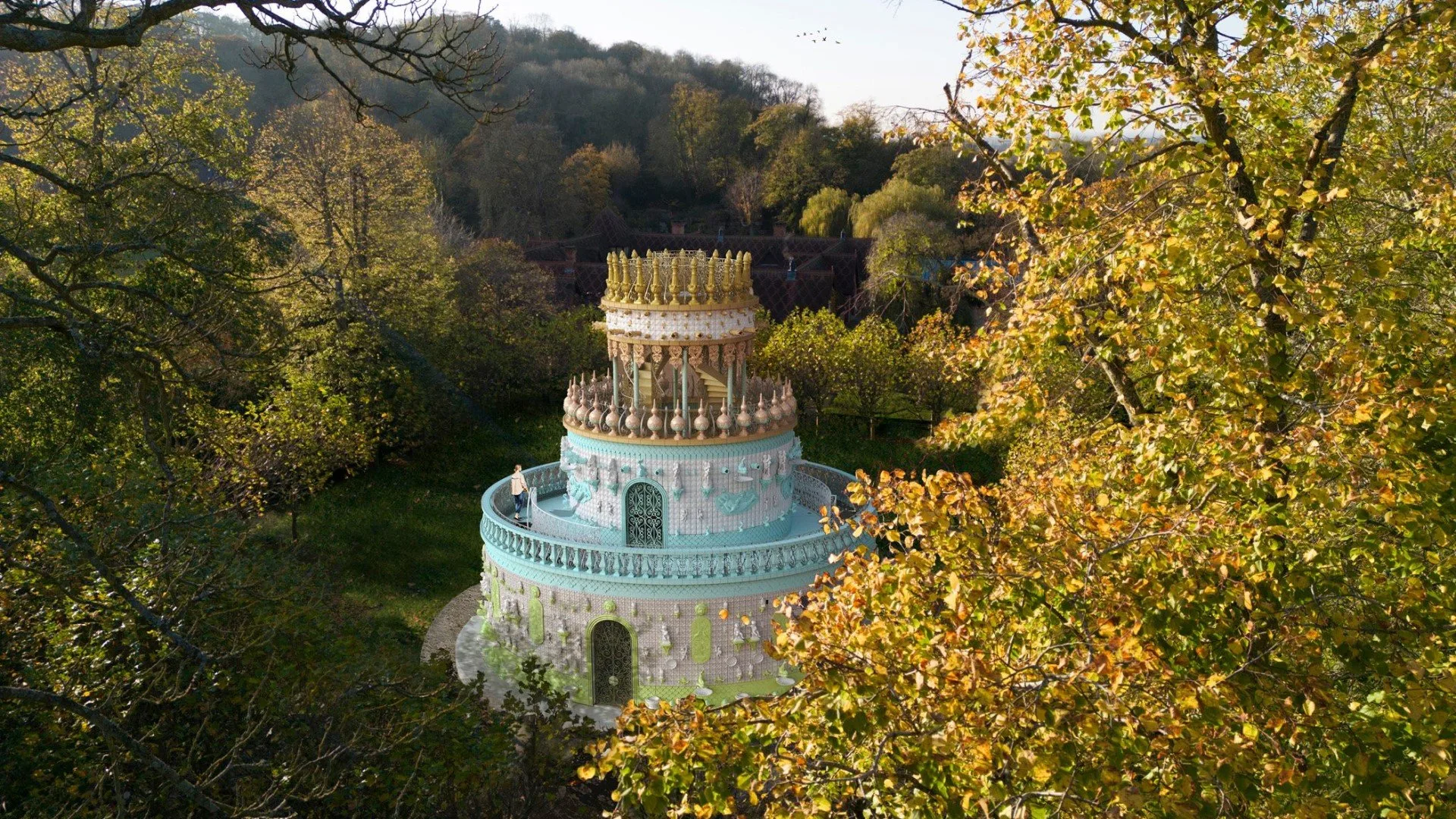 Joana Vasconcelos: Wedding Cake tours at Waddesdon Manor