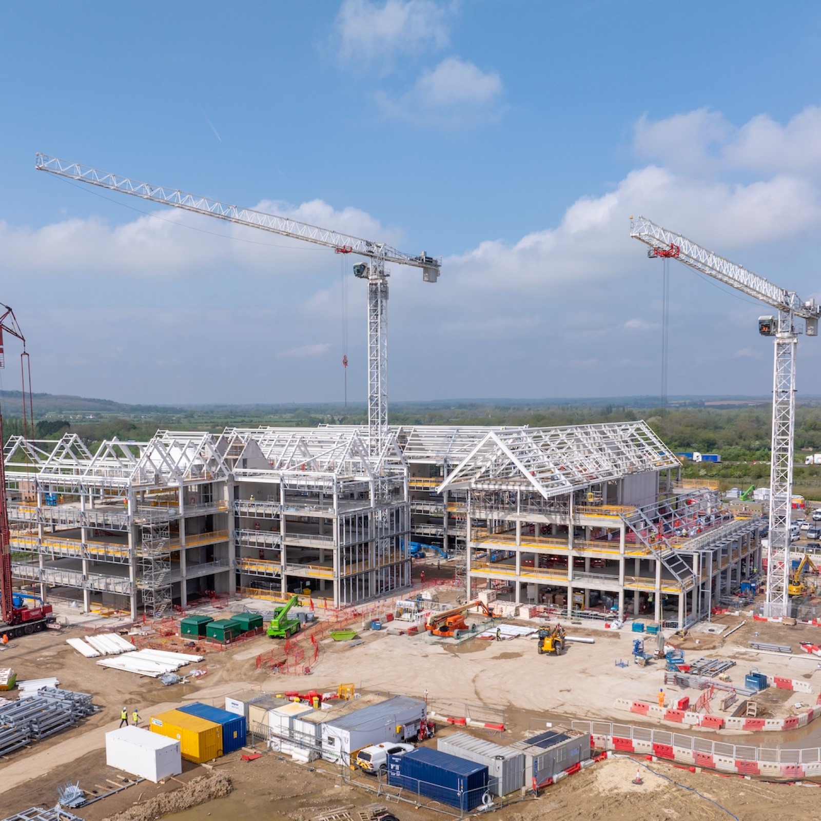 Oxford North ‘tops out’ Red Hall and first lab buildings and unveils new park name
