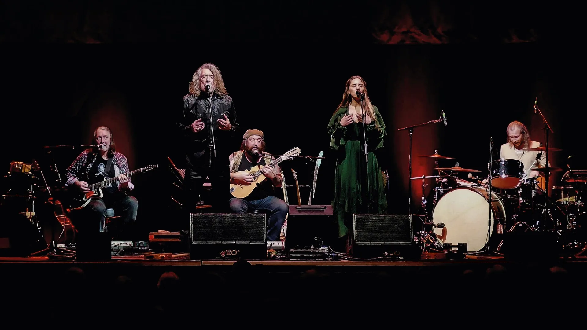 Robert Plant presents Saving Grace featuring Suzi Dian