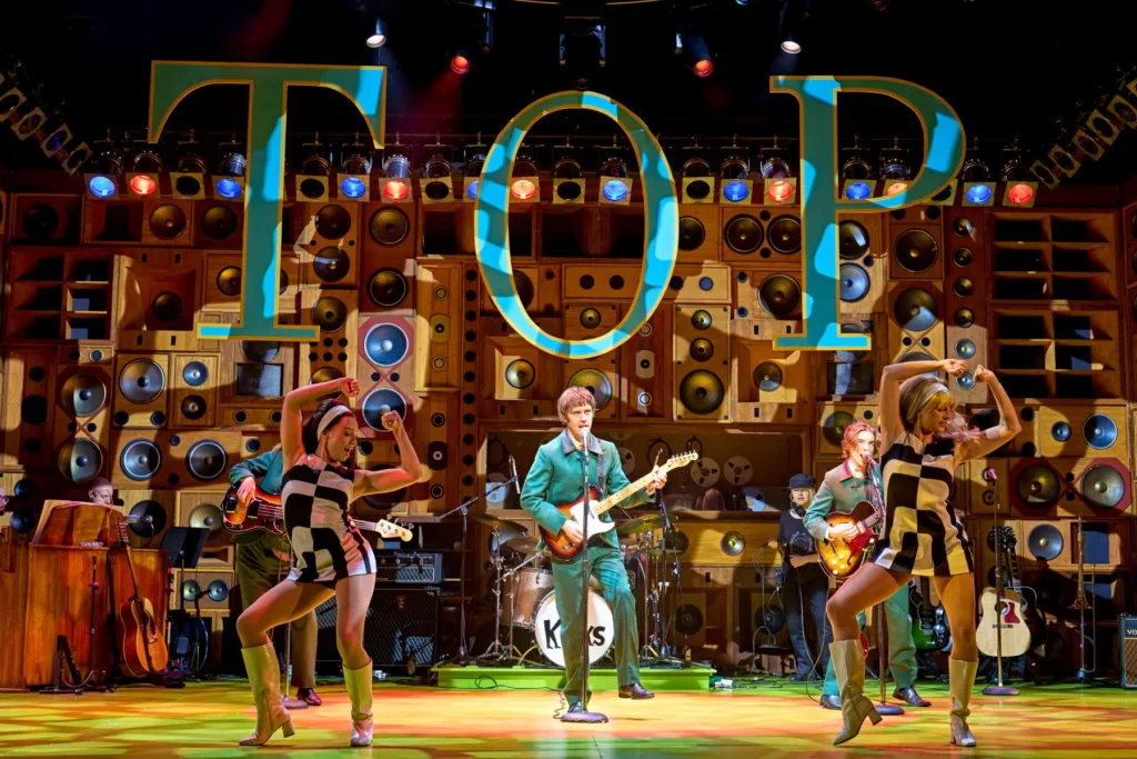 Sunny Afternoon Uk Tour - Gallery 01