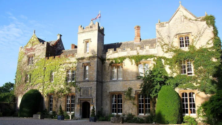 The Manor Country House Hotel in Weston-on-the-Green